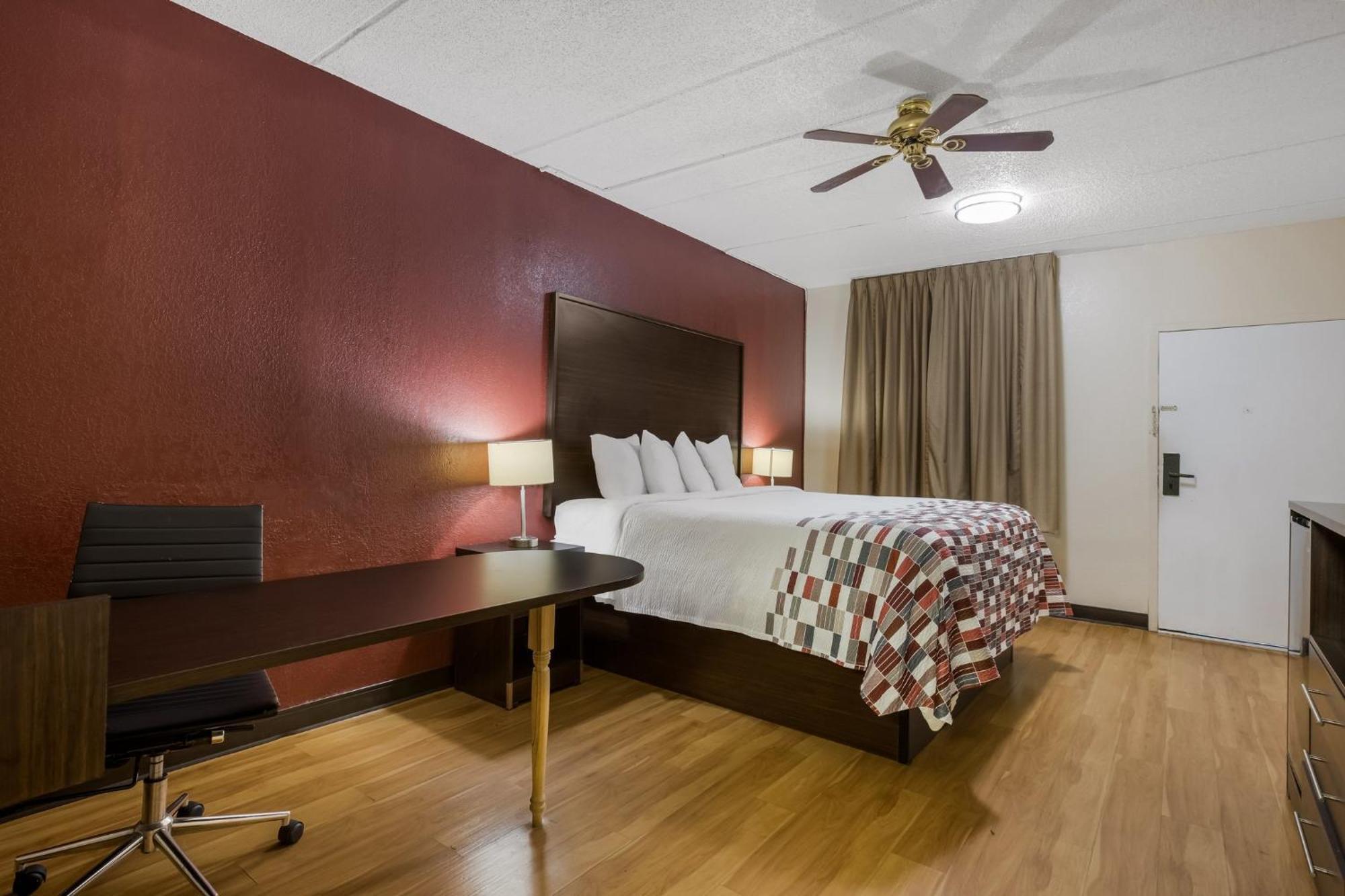 Red Roof Inn & Suites Statesboro - University Eksteriør billede