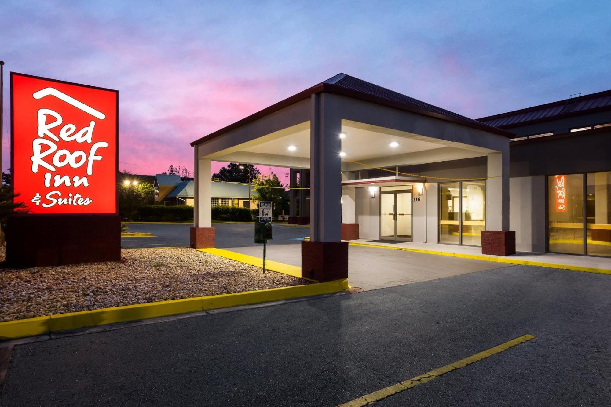 Red Roof Inn & Suites Statesboro - University Eksteriør billede