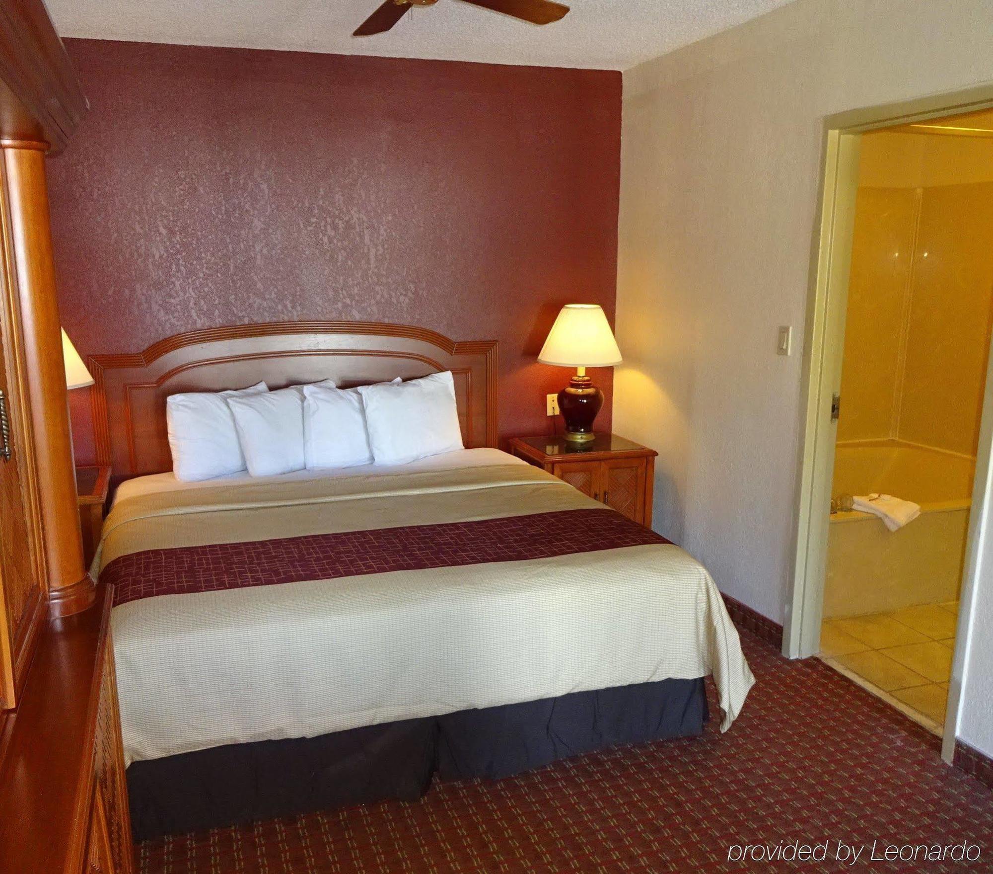 Red Roof Inn & Suites Statesboro - University Eksteriør billede